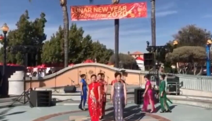 阳光女人旗袍秀参加2020年春节联欢活动